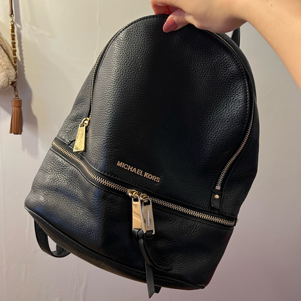 CUTE MICHAEL KORS BACKPACK